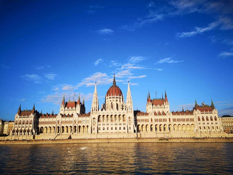 00fa273d-5501-4a9a-9a01-64609e9bf0e3